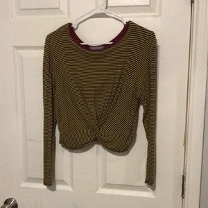 Long sleeve crop top